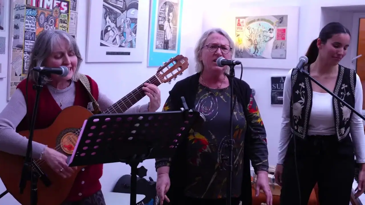 Chanson Country Road du groupe NexoTrio