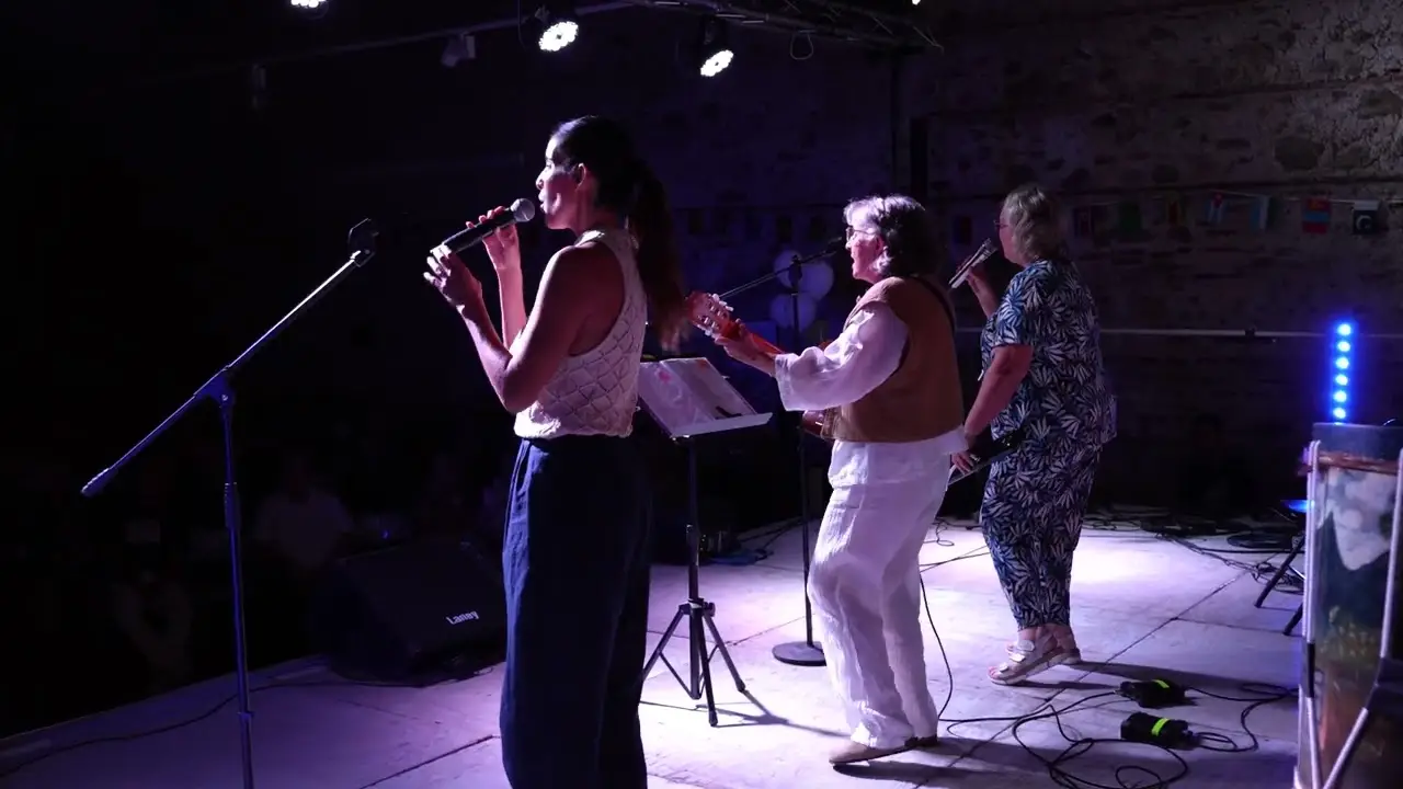 Chanson Dans la brume du matin du groupe NexoTrio