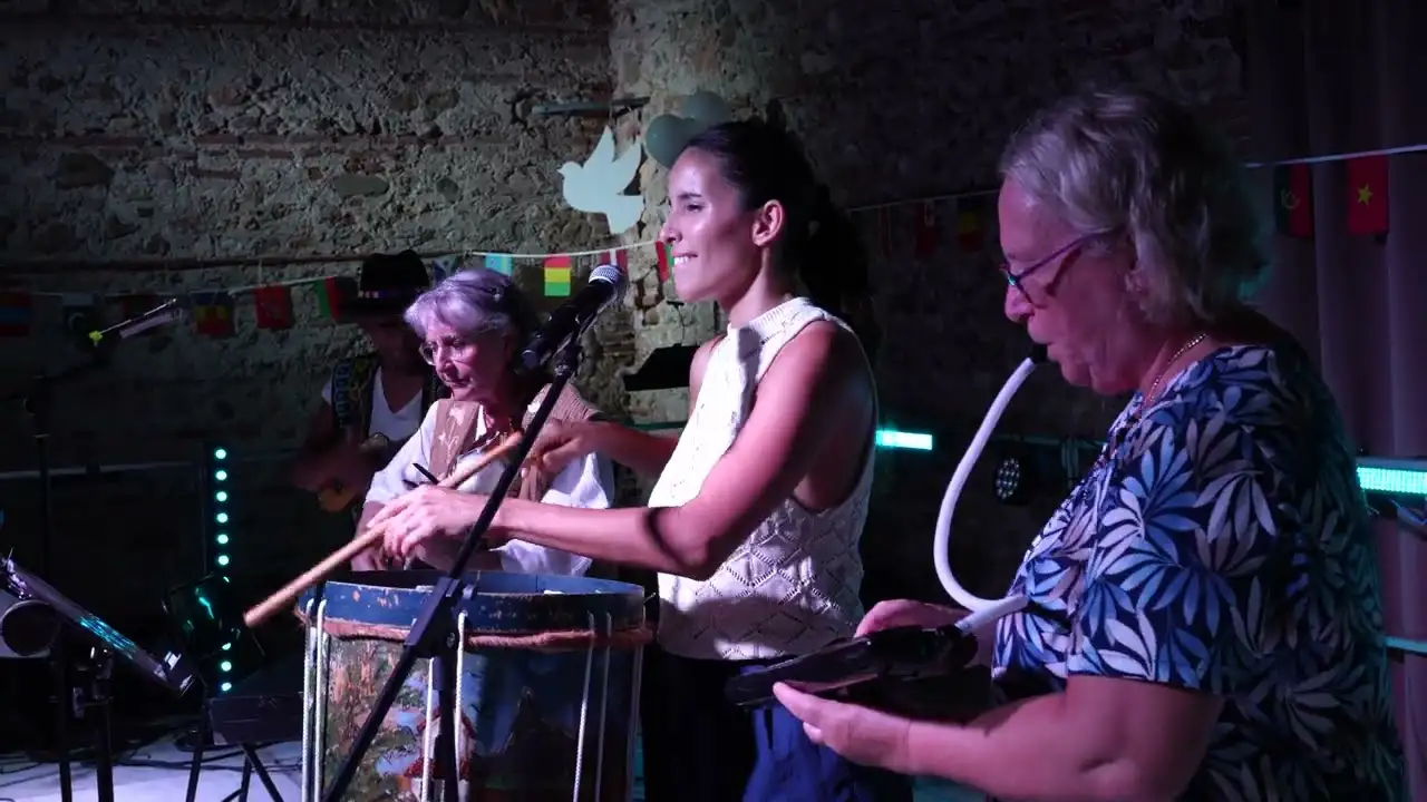 Chanson Solo le pido a Dios du groupe NexoTrio